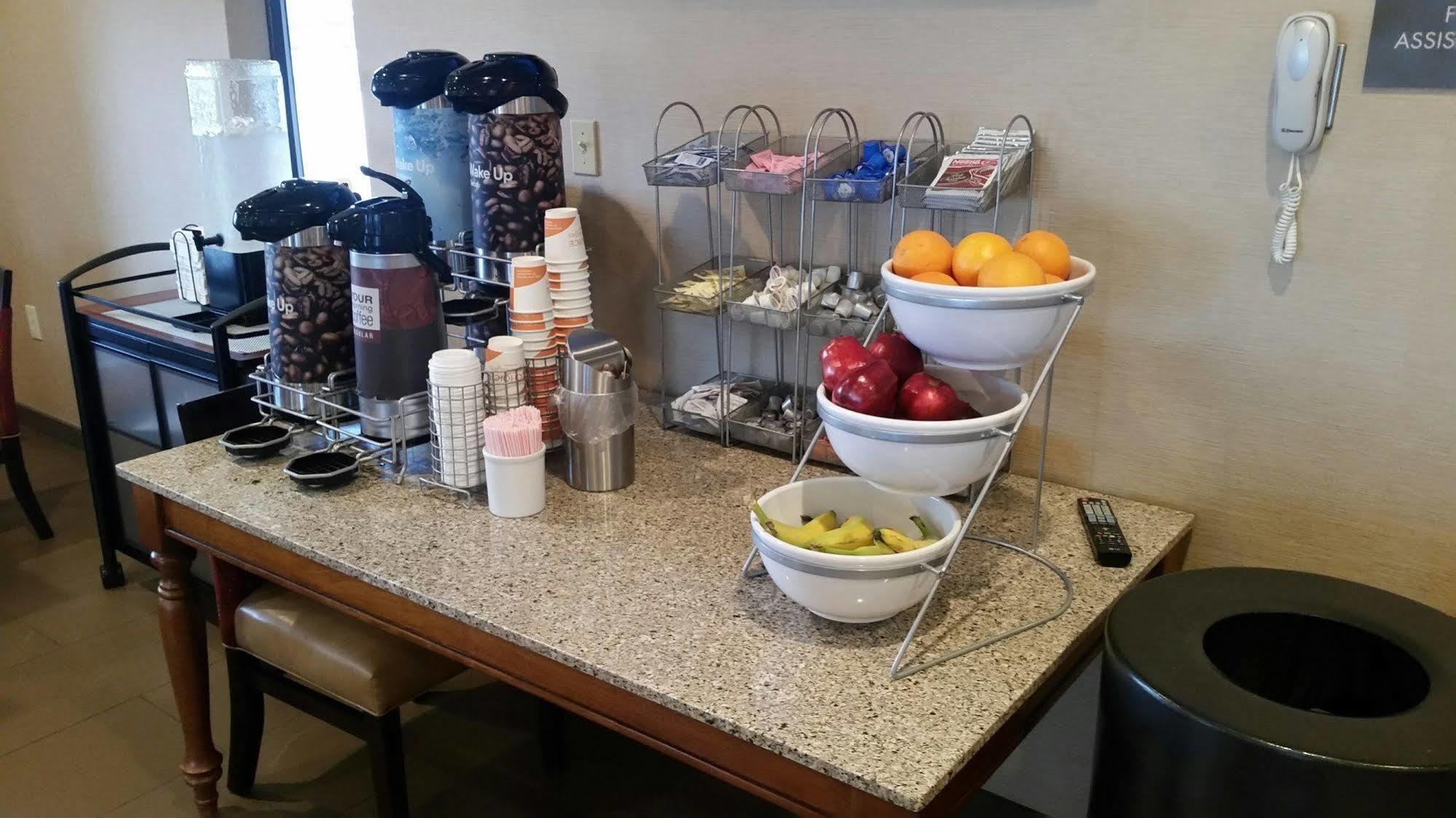 Rock Creek Hotel Sabetha 外观 照片